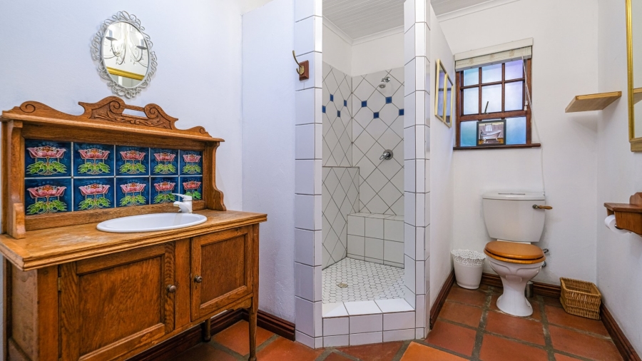 6 Bedroom Property for Sale in Kingfisher Creek Western Cape